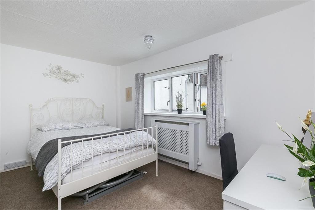 Dreghorn House 4 Bedrooms 3 Toilets 3 Reception Free Parking 233 Mbp Wifi Edinburgh Exterior photo